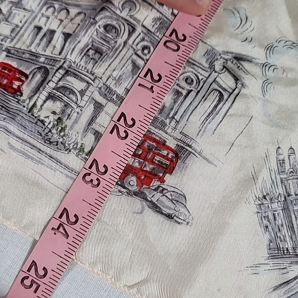 ♥️SILK  Scarf   print some england palaces